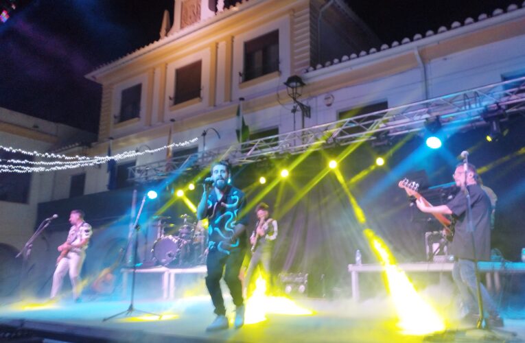 CANILES: Los Aslándticos hacen vibrar a Caniles en el arranque de las Fiestas de Agosto
