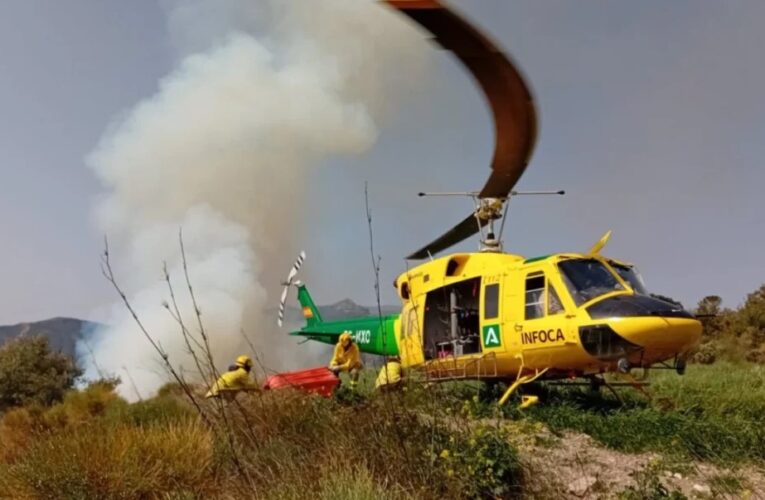 BENAMAUREL: El INFOCA da por controlado el incendio de Las Asperillas tras casi 24 horas de trabajo
