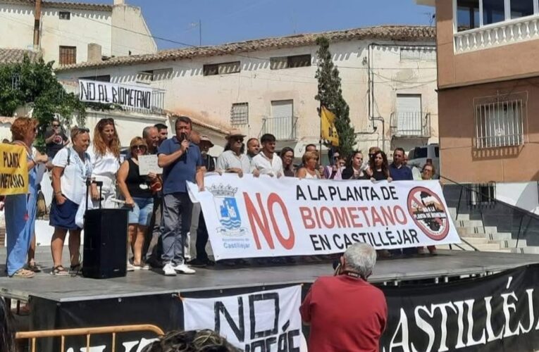 CASTILLEJAR: Manifestación multitudinaria en Castilléjar contra la Planta de Biometano